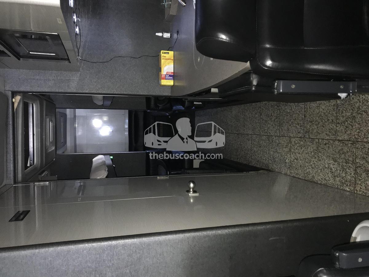 Used 2006 MCI E4500 Conv