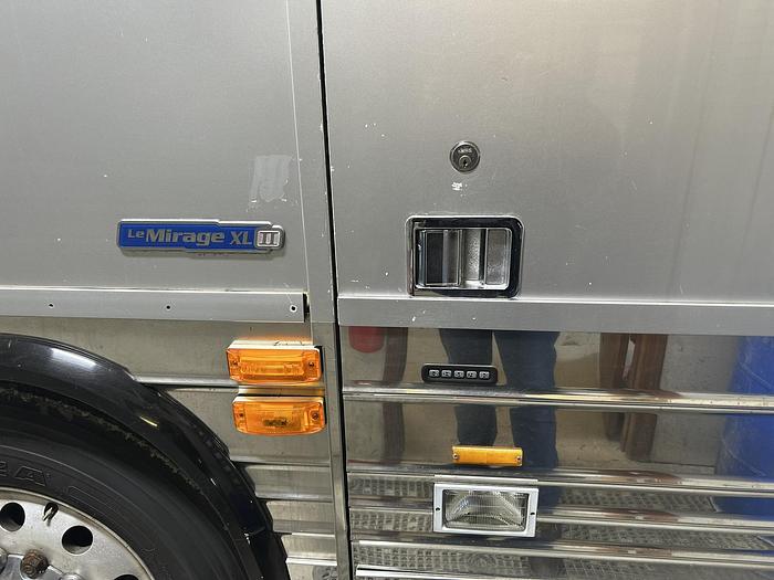Used 2005 PREVOST XL2 Entertainer