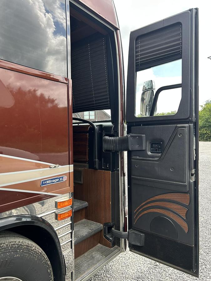 Used 2008 PREVOST XLII