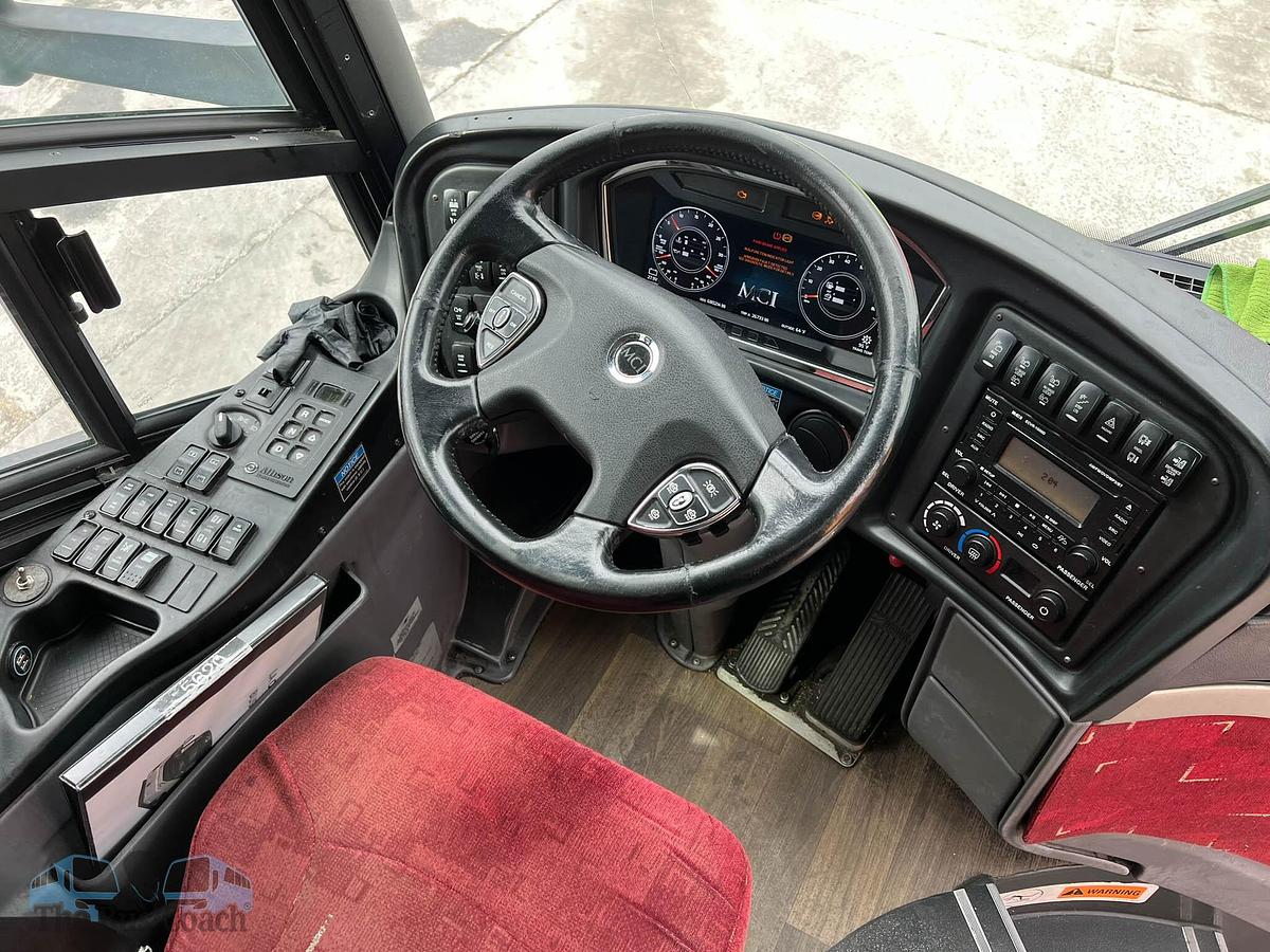 Used 2019 MCI J4500 ADA