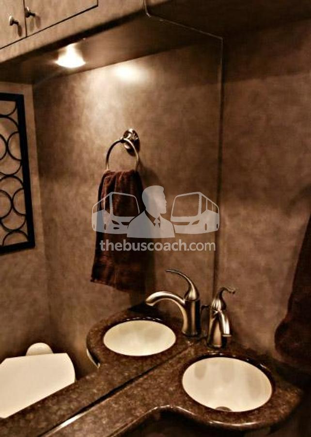 Used 2006 PREVOST XLII Entertainer Willie