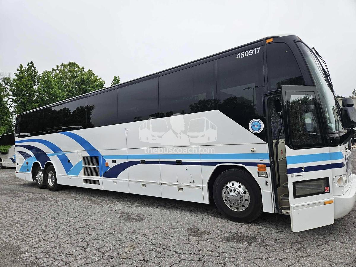 Used 2009 PREVOST H3-45