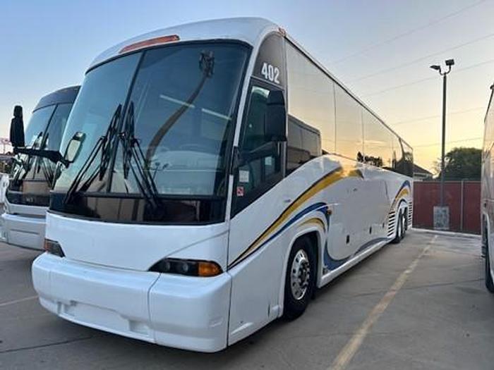 Used 2003 MCI J4500