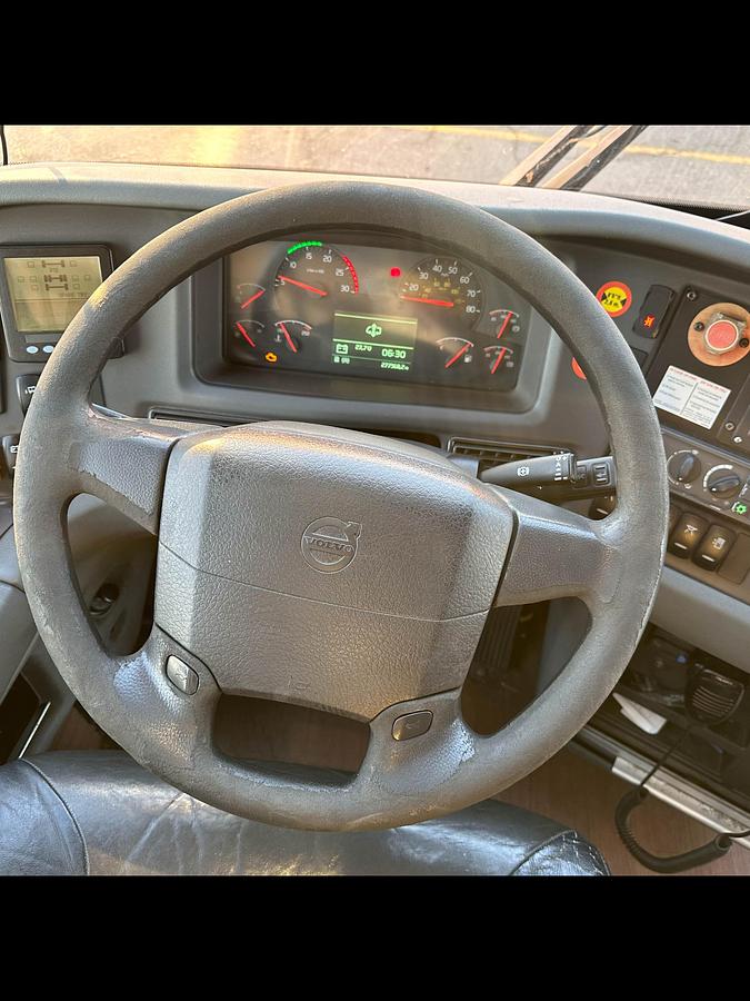 Used 2015 VOLVO 9700