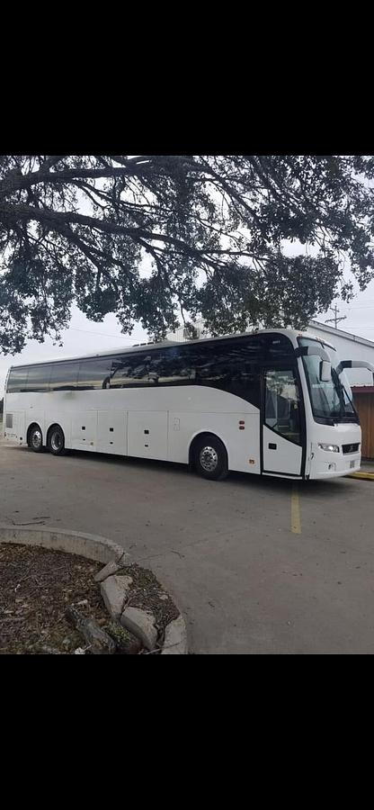 Used VOLVO 9700