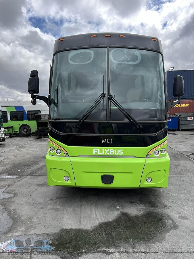 Used 2019 MCI J4500 ADA