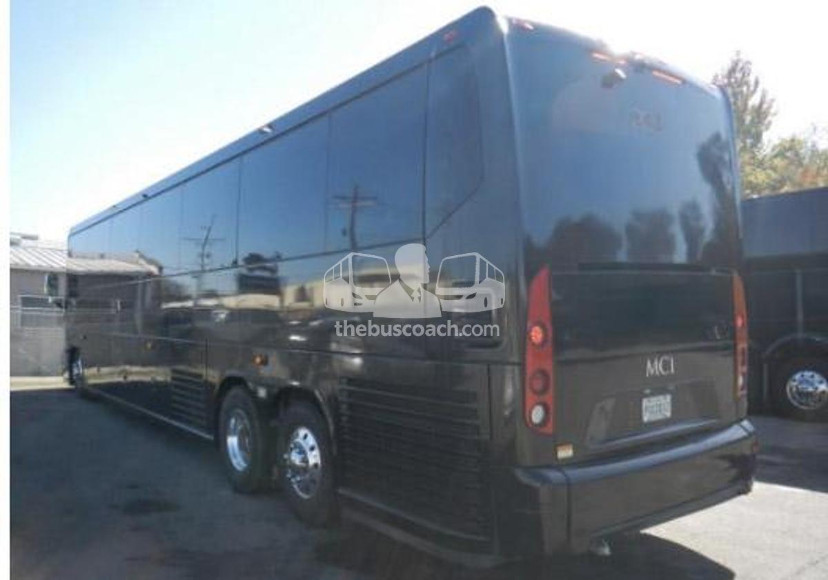 Used 2018 MCI J4500