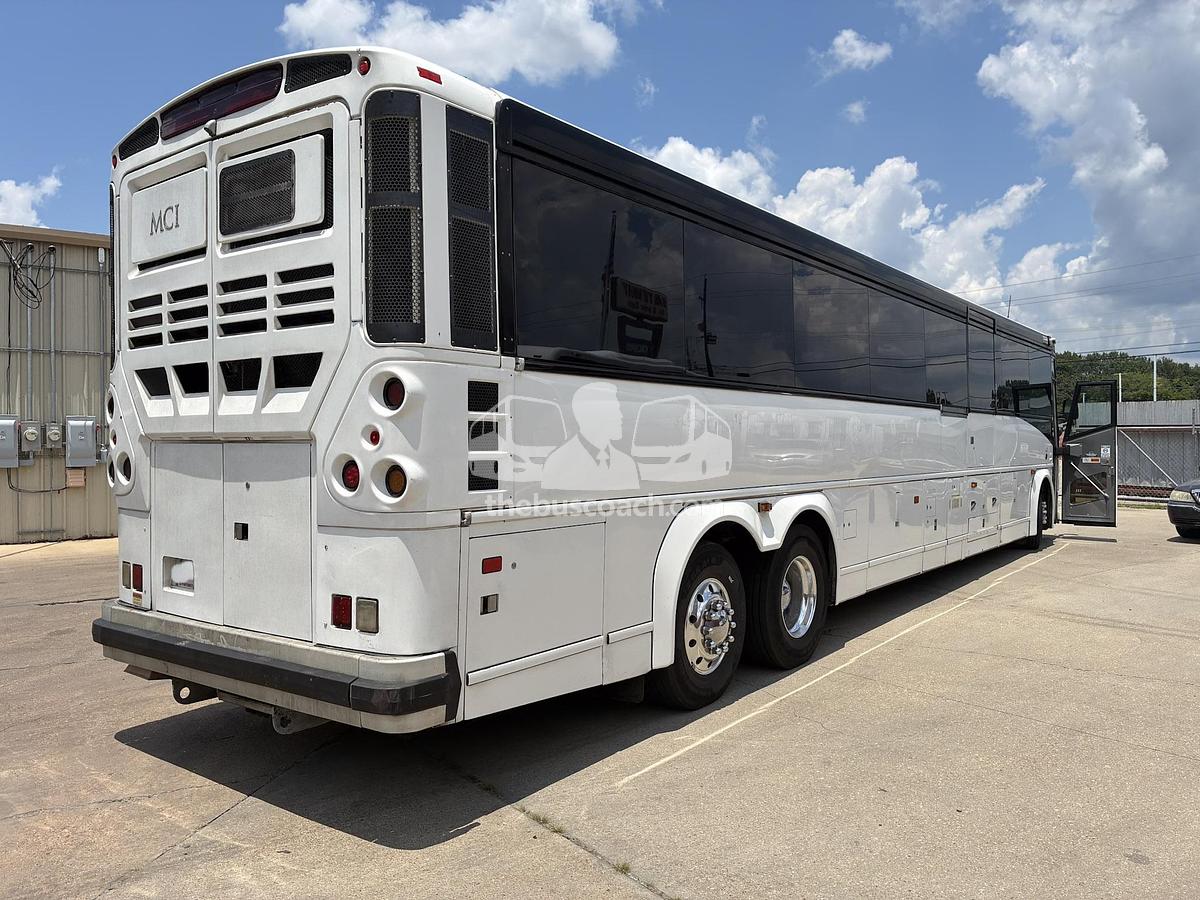 Used 2020 MCI D4505