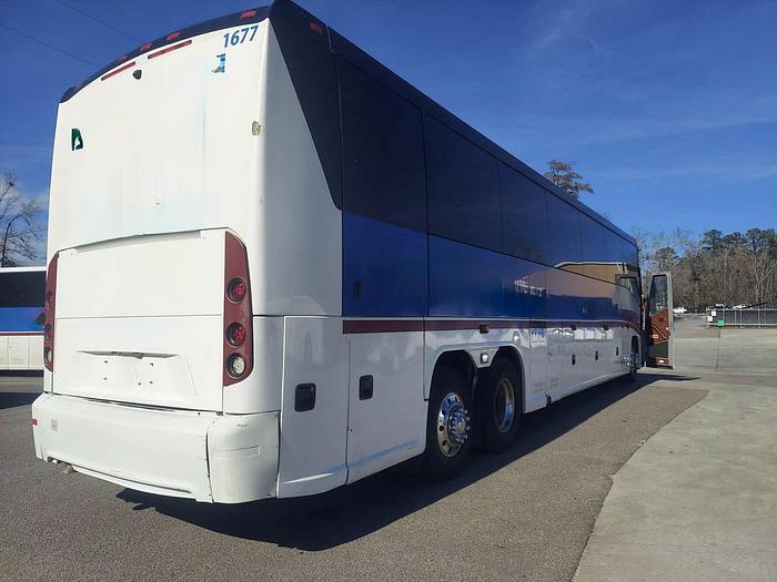Used 2013 MCI J4500