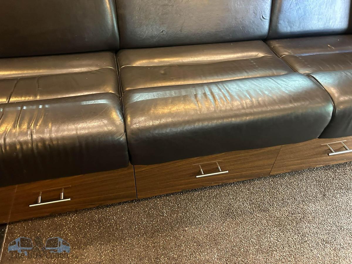 Used 2008 PREVOST XLII