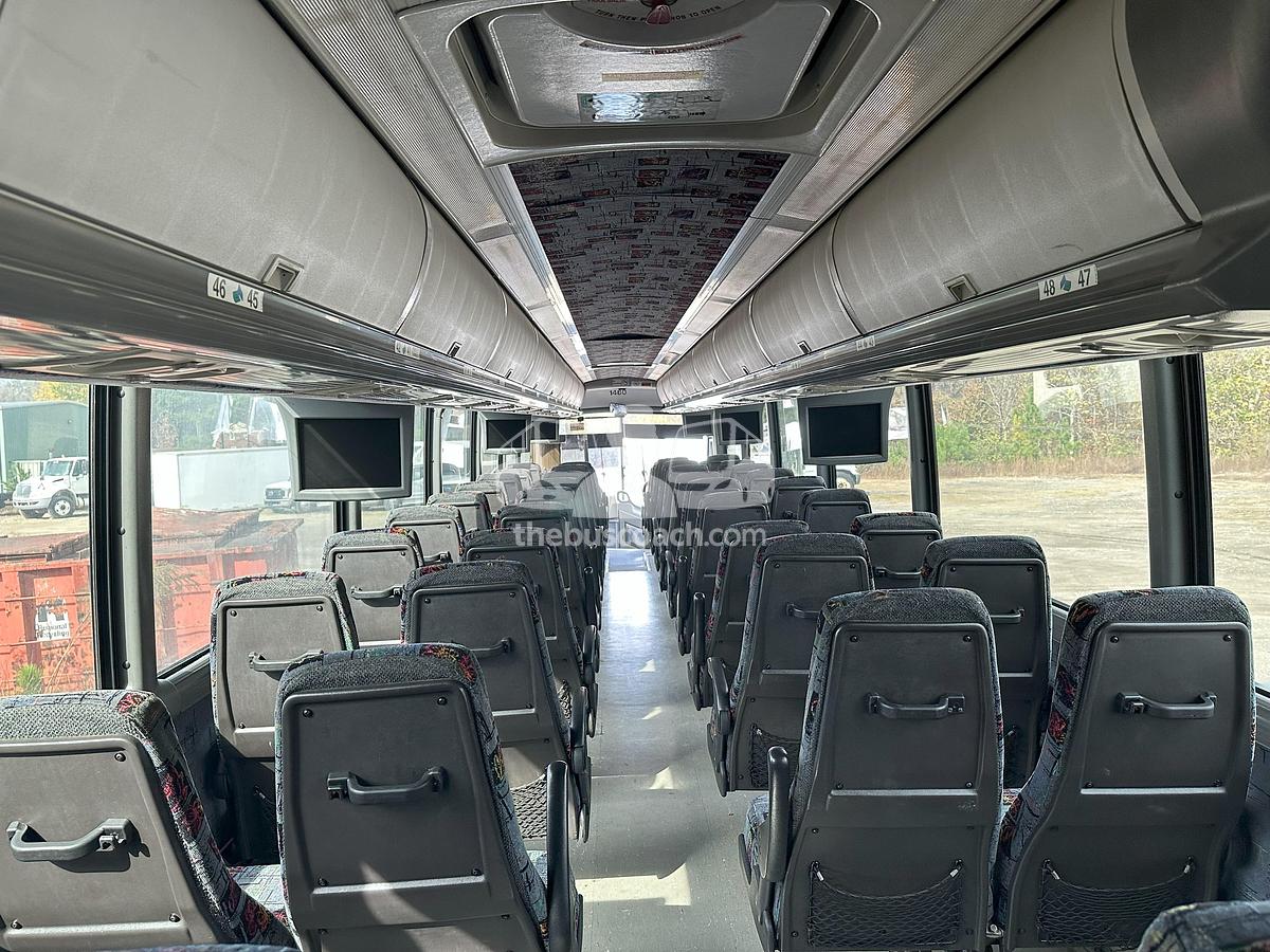 Used 2009 MCI J4500