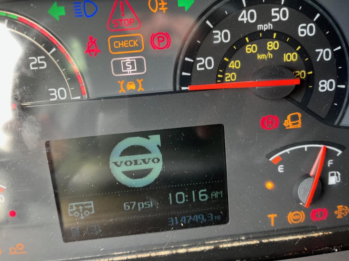 Used 2018 VOLVO 9700