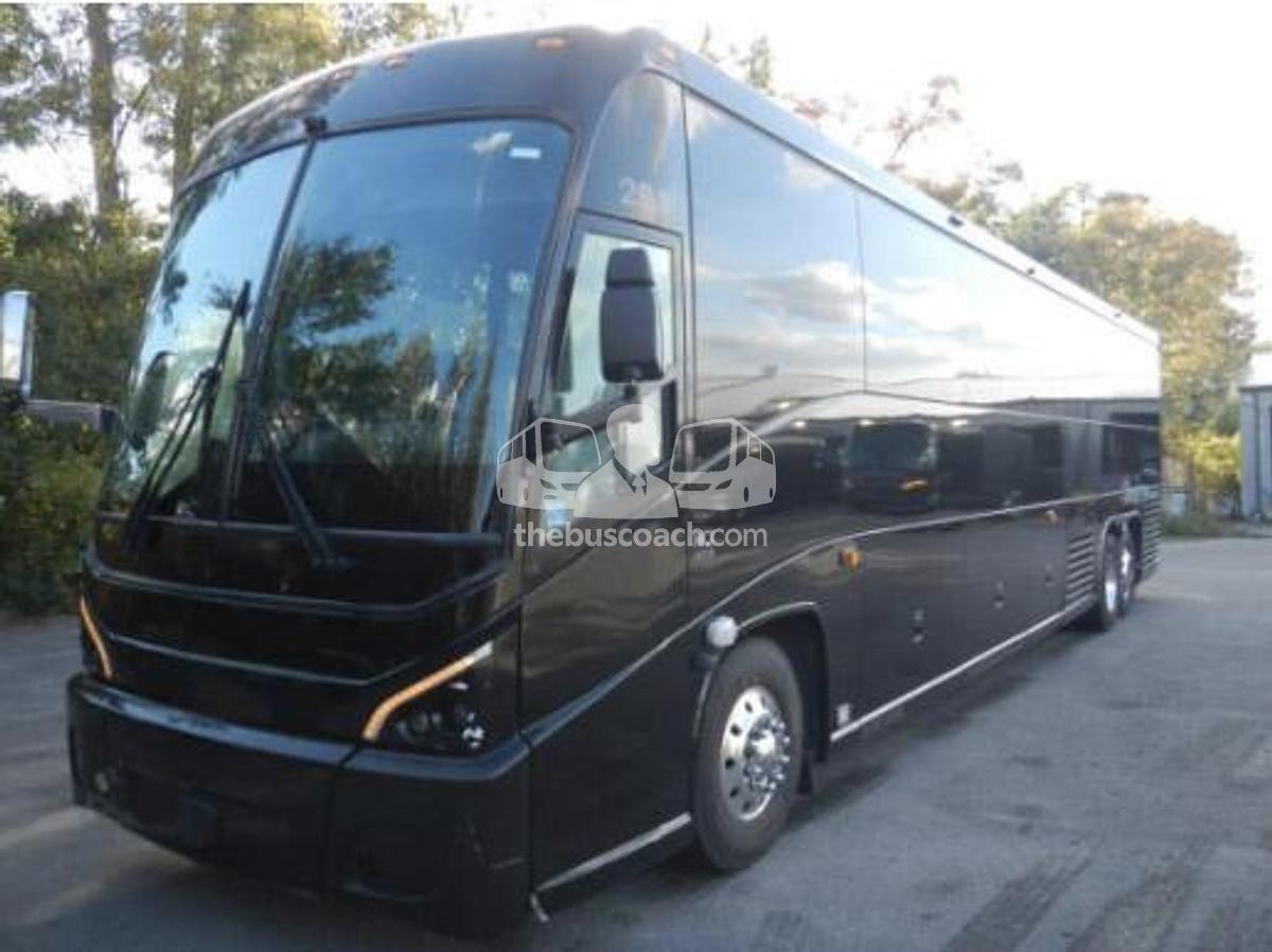 Used 2019 MCI J4500