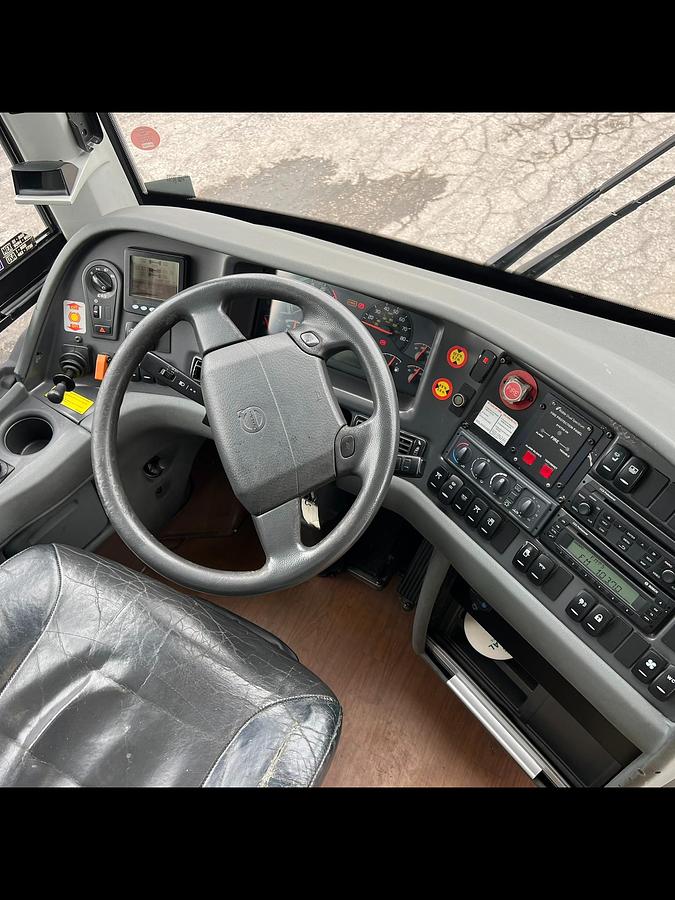 Used 2016 VOLVO 9700