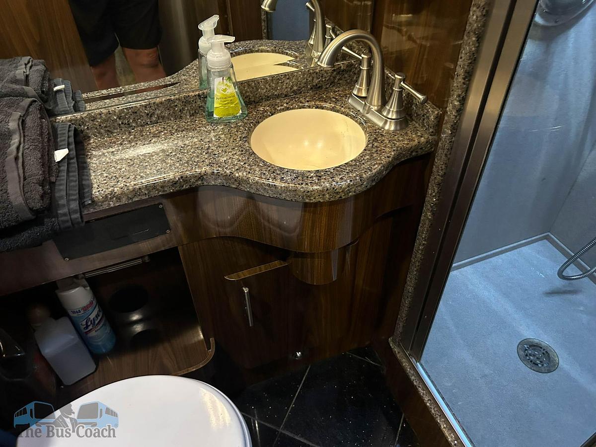 Used 2008 PREVOST XLII