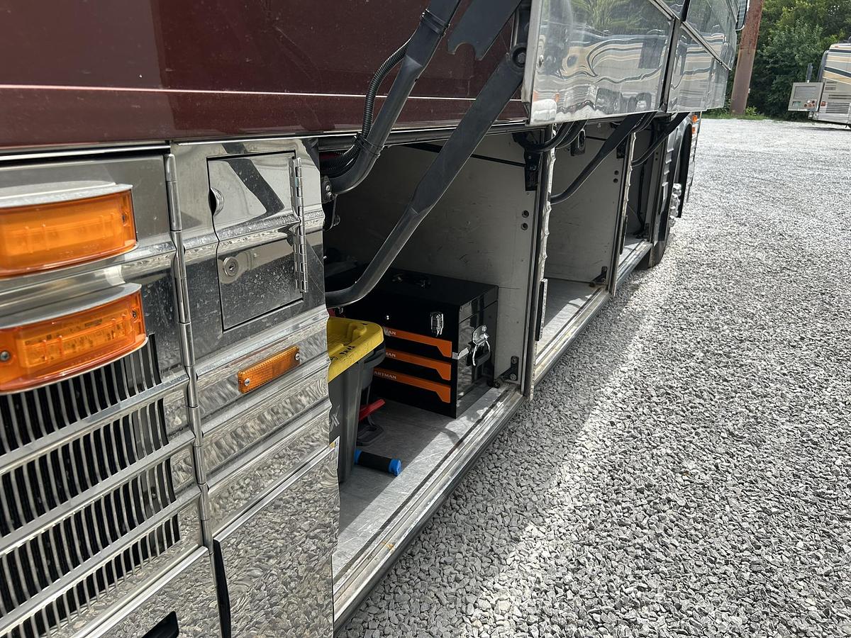 Used 2008 PREVOST XLII