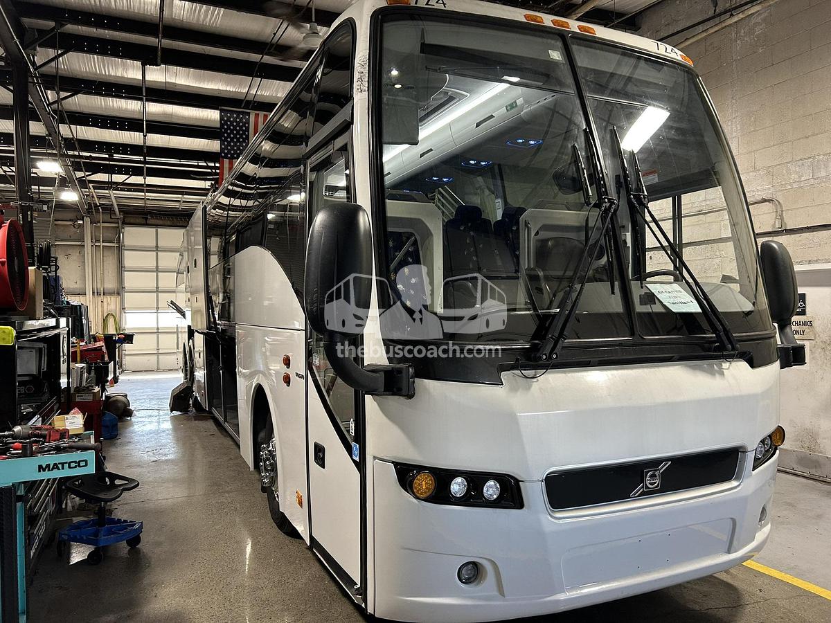 Used 2019 VOLVO 9700 ADA