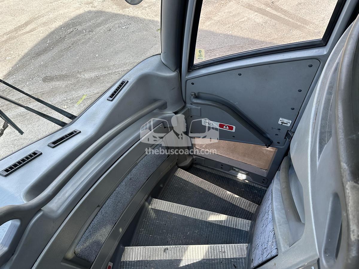 Used 2009 MCI J4500