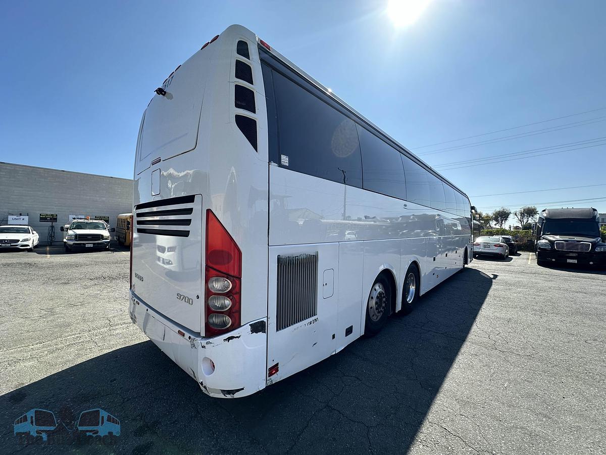 Used 2015 VOLVO 9700