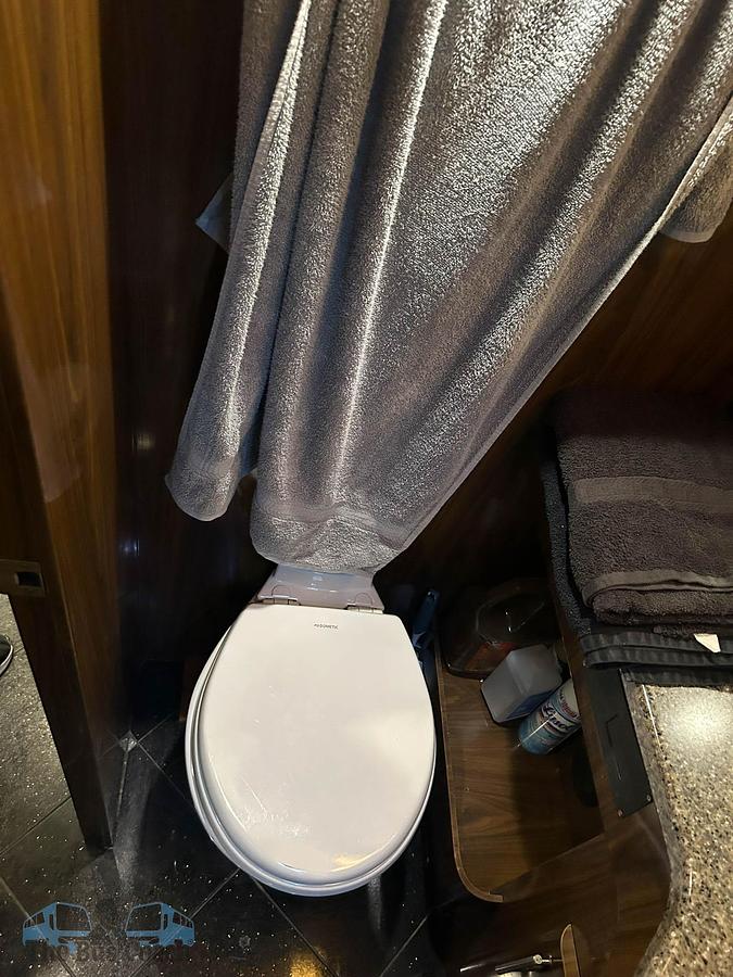 Used 2008 PREVOST XLII