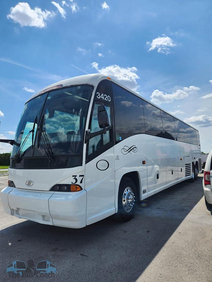 Used 2006 MCI J4500