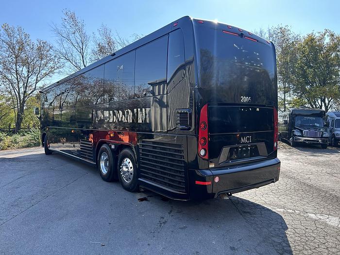 Used 2020 MCI J4500