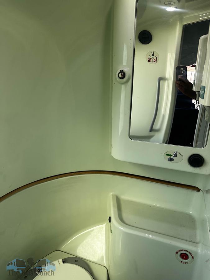 Used 2015 VOLVO 9700