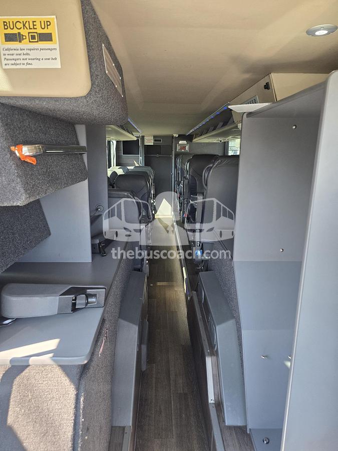 Used 2017 VAN HOOL TD925