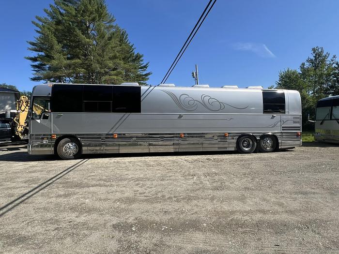Used 2005 PREVOST XL2 Entertainer