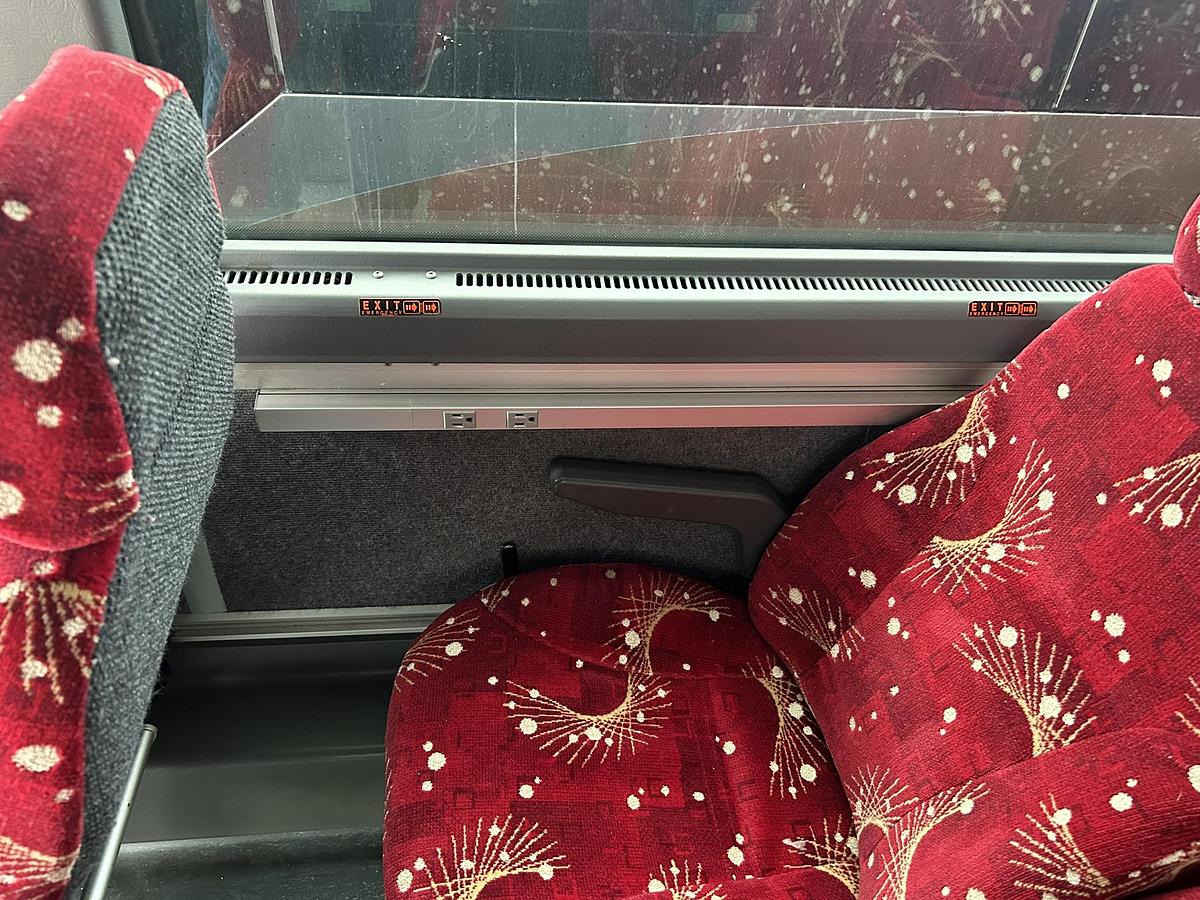 Used 2005 PREVOST H3-45