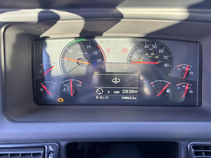 Used 2018 VOLVO 9700