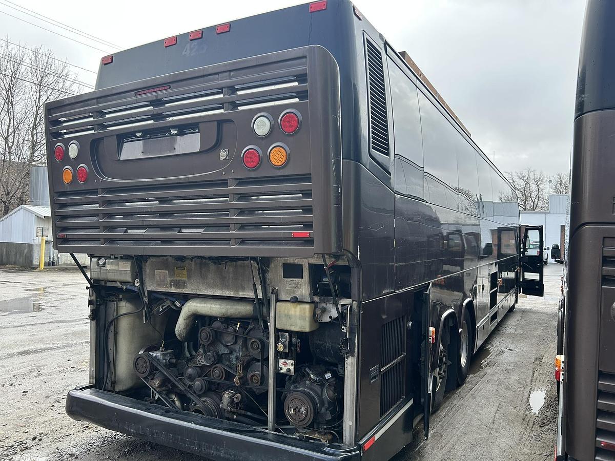 Used 2005 PREVOST H3-45