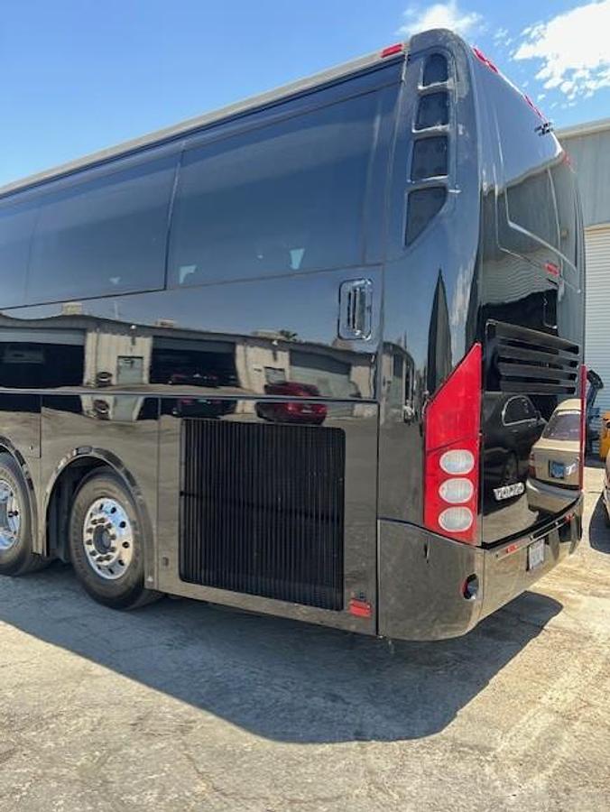 Used 2018 VOLVO 9700 ADA