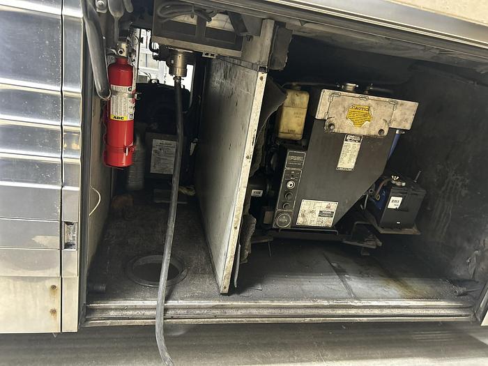 Used 2005 PREVOST XL2 Entertainer