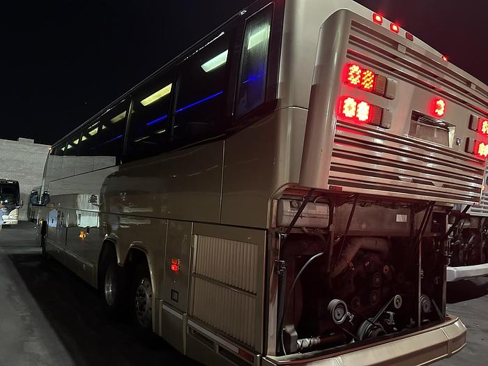 Used 1999 PREVOST H3-45