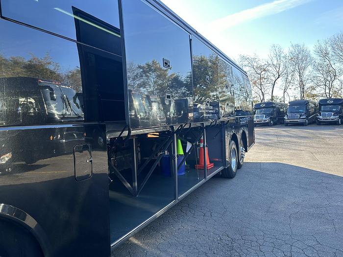 Used 2018 VOLVO 9700