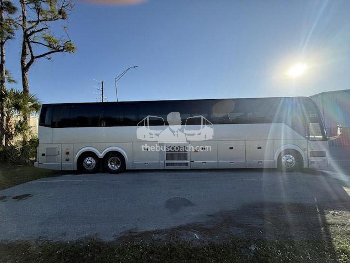 Used 2014 PREVOST H3-45