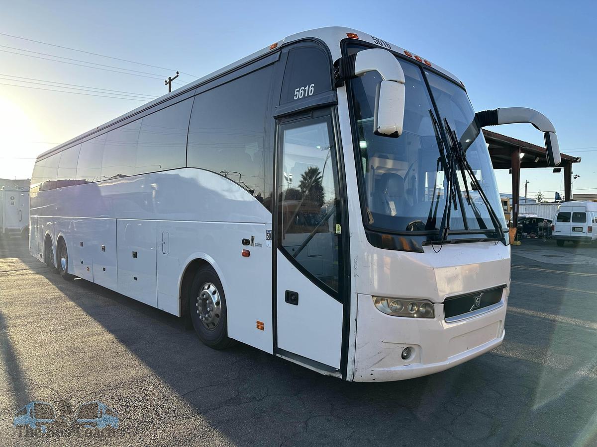Used 2015 VOLVO 9700