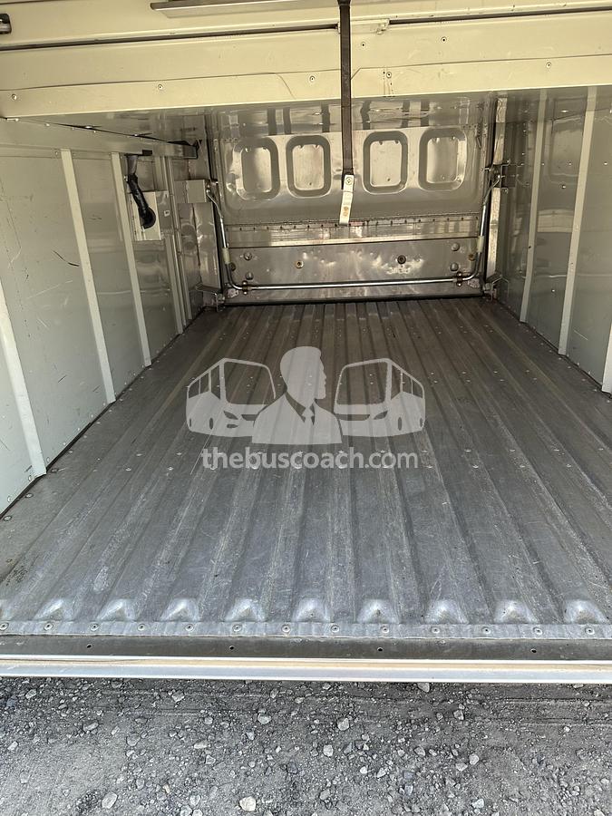 Used 2003 MCI D4500