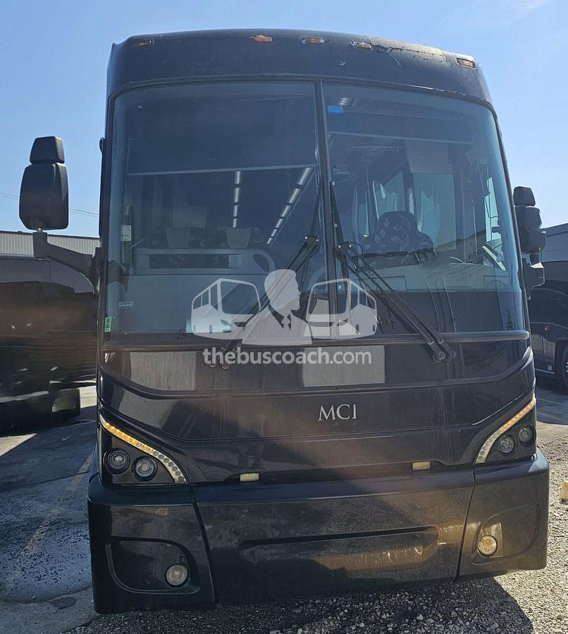 Used 2013 MCI J4500