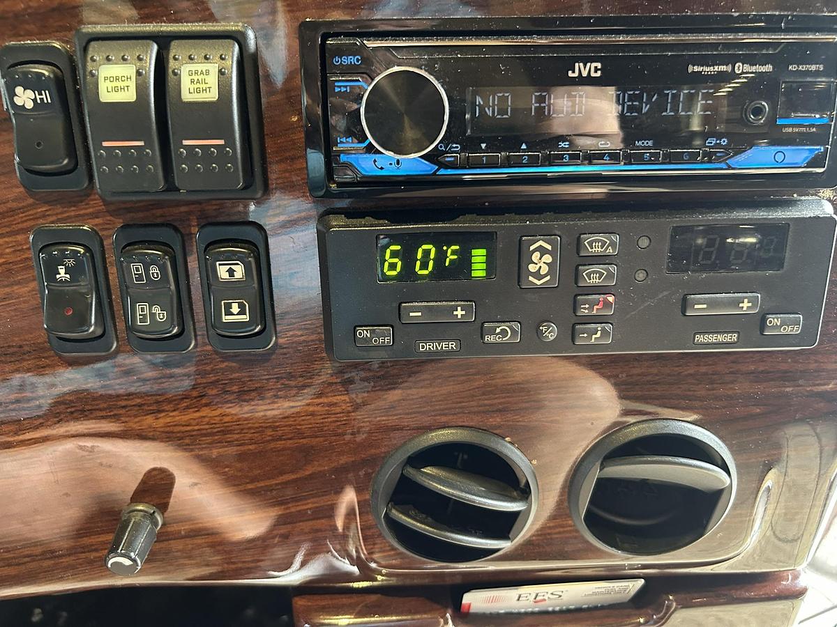 Used 2008 PREVOST XLII