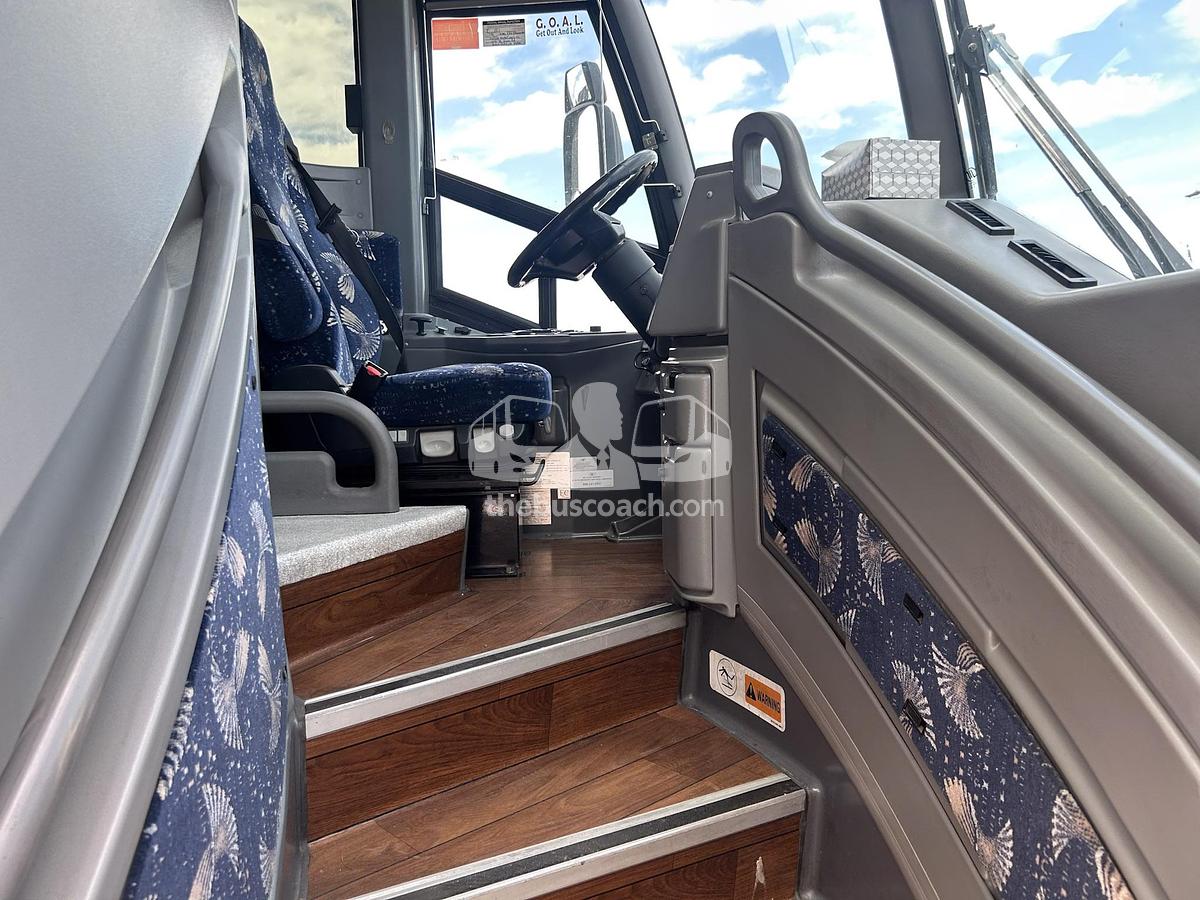Used 2016 MCI J4500