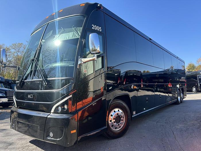 Used 2020 MCI J4500