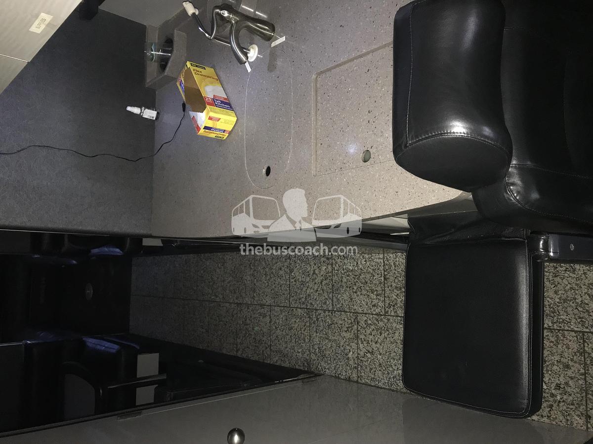 Used 2006 MCI E4500 Conv