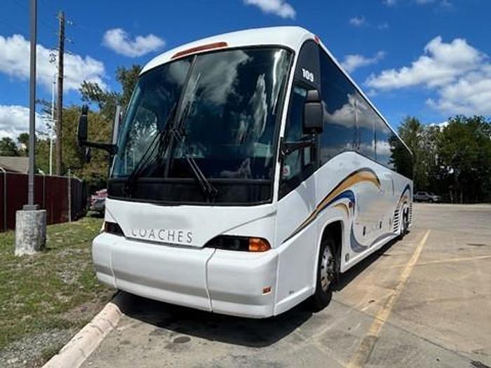 Used 2004 MCI J4500