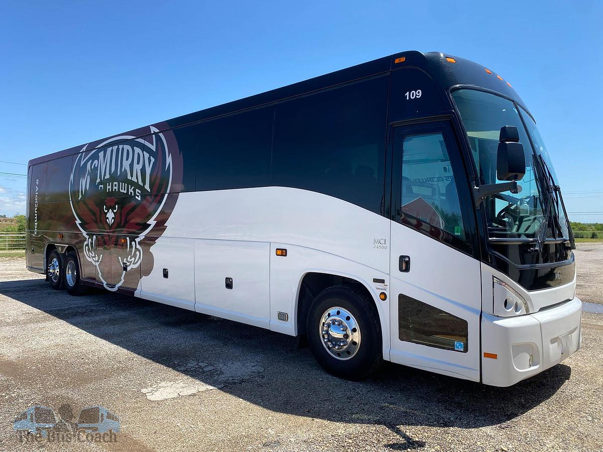 Used 2015 MCI J4500