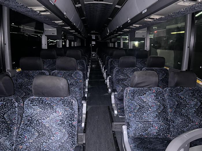 Used 2006 MCI J4500