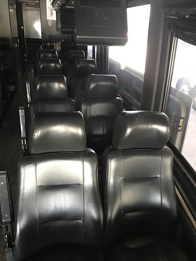 Used 2006 MCI E4500 Conv