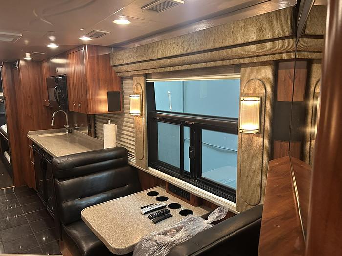 Used 2005 PREVOST XL2 Entertainer