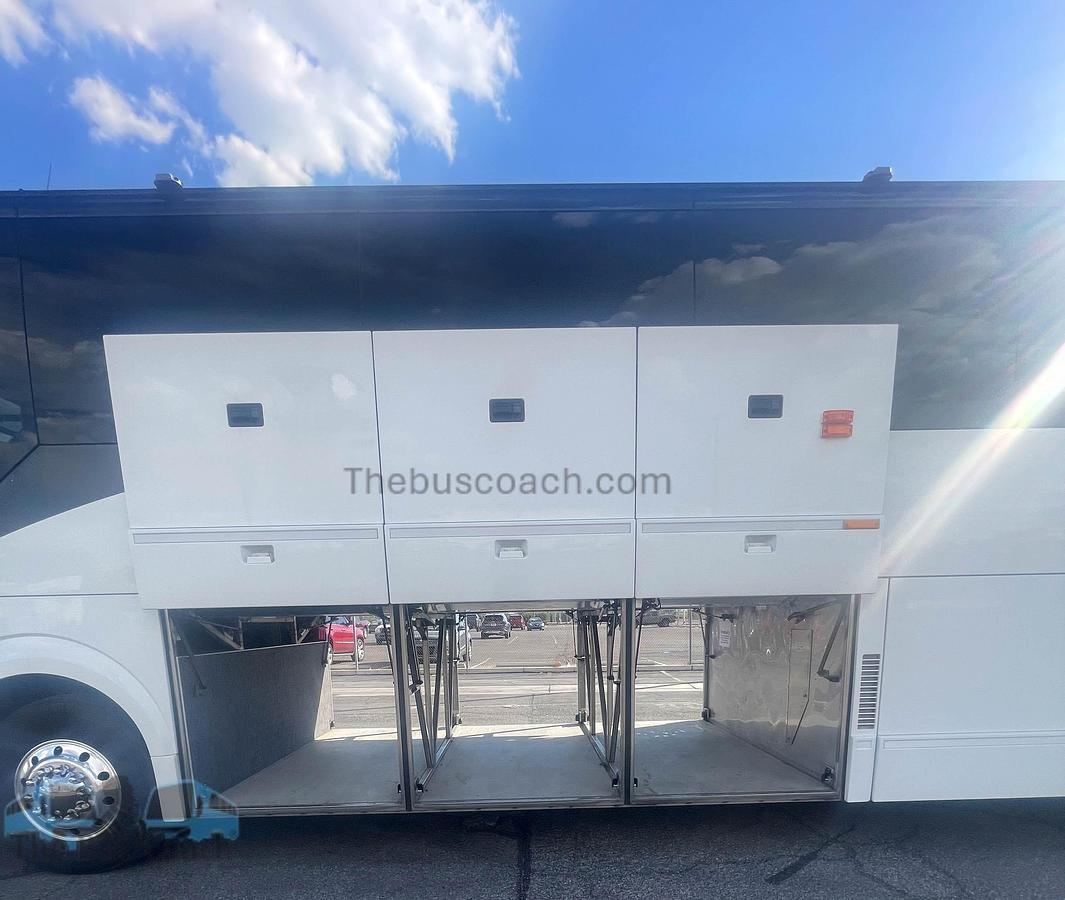 Used 2019 PREVOST H3-45